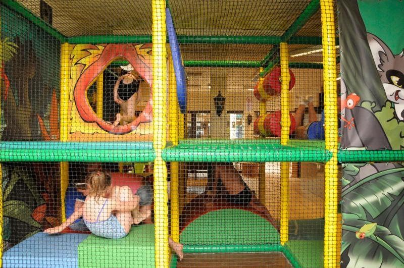 Vakantiepark Wilhelm Tell Superieur Chalet Opglabbeek Экстерьер фото